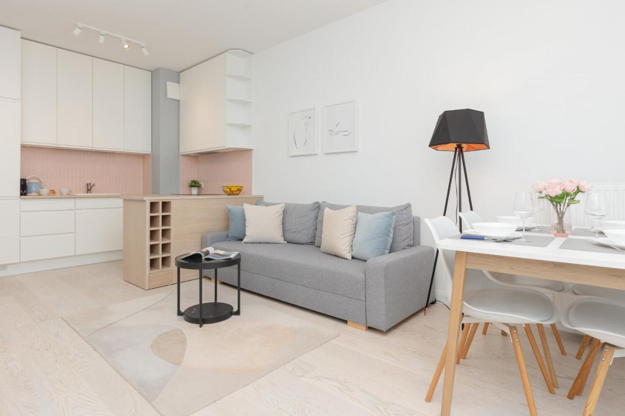Sarmacka Apartment With Balcony Warsaw Wilanow By Noclegi Renters Zewnętrze zdjęcie