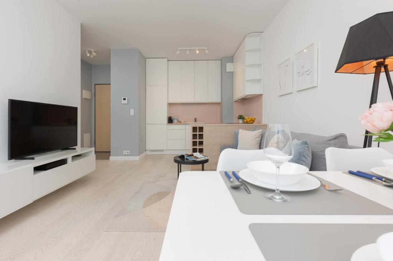 Sarmacka Apartment With Balcony Warsaw Wilanow By Noclegi Renters Zewnętrze zdjęcie